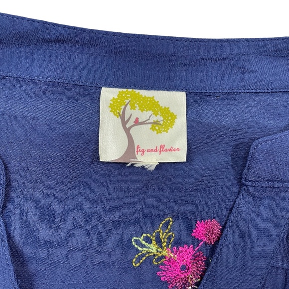 Fig & Flower Navy Blouse (see measurements) Embroidered Flowers Roll Tab Sleeves - Picture 3 of 5